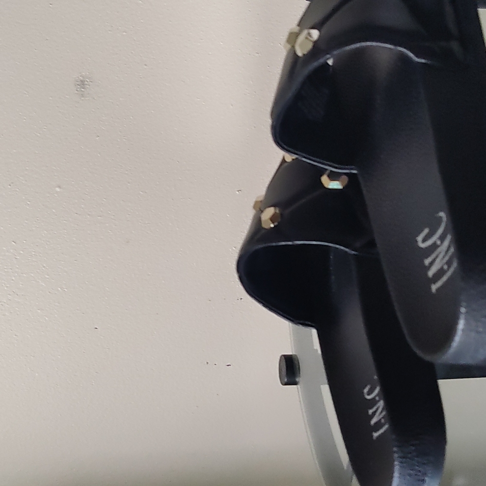 Sandal - Picture 3 of 8